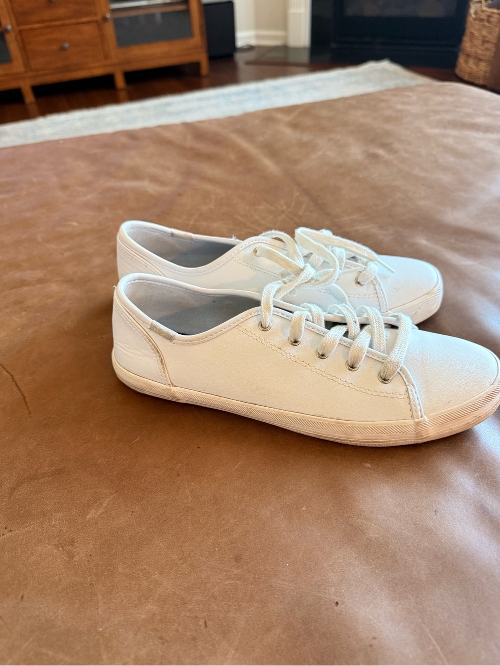 Kickers Women's White Low-Top Canvas Sneakers